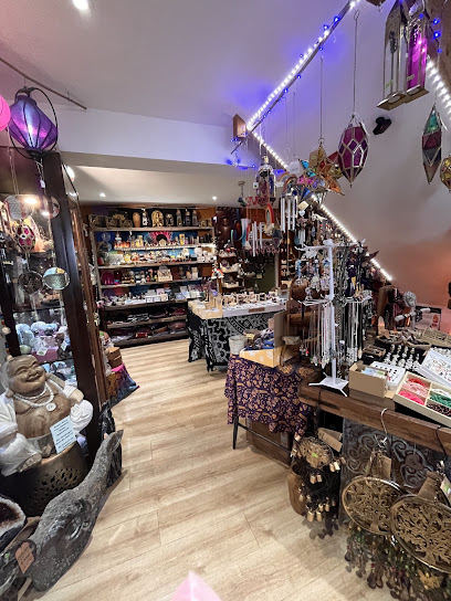 Baan 57 – Crystals, Incense, Aromatherapy, Global Gifts and more