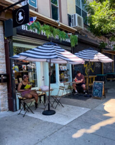 Greenlight / Cafe con Libros
