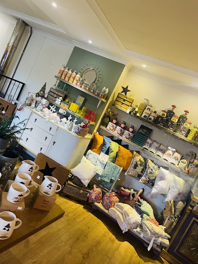 Rose Bees Boutique